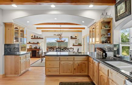 Hot Tub Fire Pit Game Room Amazing Deck Views Sky Canyon Lodge by AvantStay - Foto 30