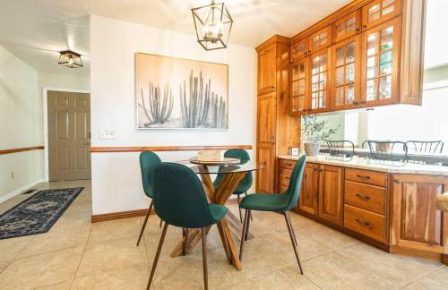 Spacious 6 BR Extended Stay - Photo 19