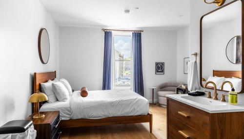 DTWN Bangor, Historic Bldg, Fast Wi-Fi, 50 in TV, Room # 204 - Foto 2