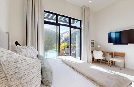 The Residences at One Twenty Unit 302 - Foto 22