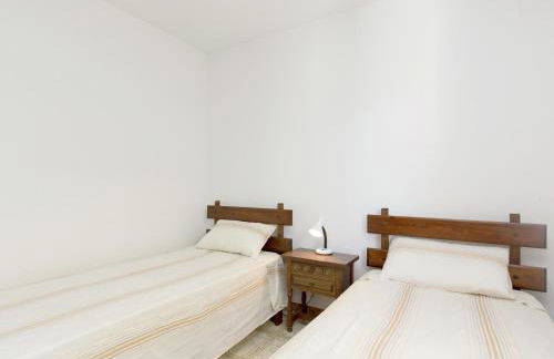 Small building with 4 apartments close to the beach - Foto 10