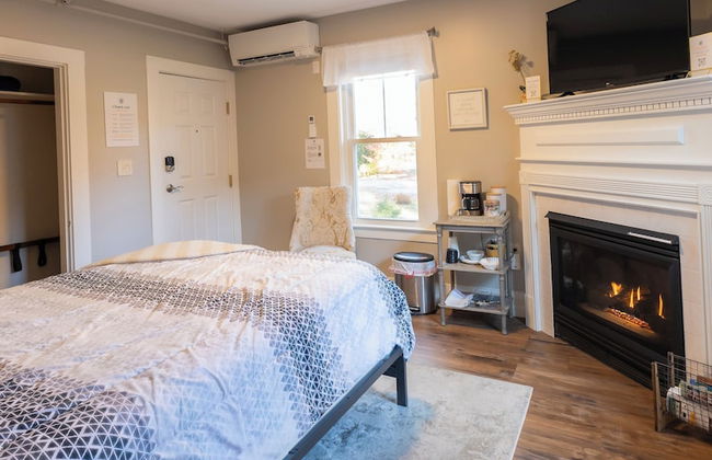 TuckAway Suites at East Branch - Photo 21