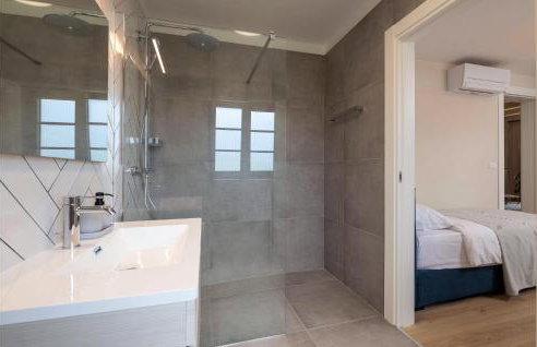 5 Bedroom Nice Home In Manjadvorci - Foto 51