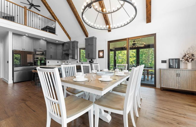 Blue Heron & Gray Fox by Avantstay 2 Lakefront Homes, Sleeps 44 Pool, Dock, Theater - Foto 12