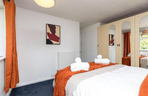 Findon House Spacious 3 bedroom, contractor, relocations friendly,10mins from GATWICK Airport, free parking, WIFI, garden, CRAWLEY - Photo 7