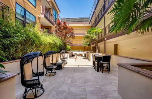 Bright Top Floor-Elevator-Walk Downtown-Laundry - Foto 38