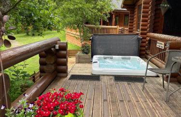 Laura's Lodge Hot Tub Log Cabin, Felmoor Park, Morpeth, Northumberland - Photo 36