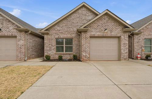 Chic 2BR2BA Home Great Location - Photo 6