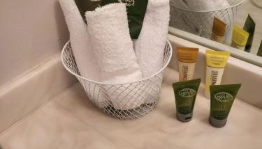 Cedar Lodge Room w/ Lake Views! - Foto 4