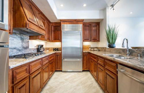 Your Home in San Diego - Two-car Garage - Foto 31