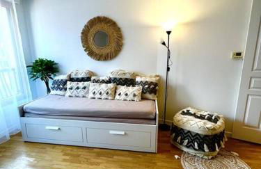 PARIS-MONTROUGE Magnifique appartement 3 pièces de 75m2 avec PARKING - très cosy pour 1 - 8 personnes refait à NEUF -ENTIRE APARTMENT LUXURIOUS AND WARM -Montrouge Paris 14ème - Proche Aéroport Orly Parc Expositions Porte de Versailles FREE WIFI GRATUIT - Foto 22