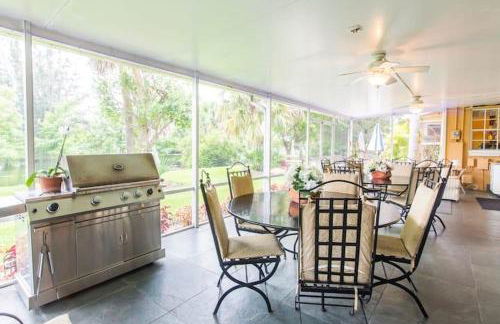 Unwind Island - Photo 16