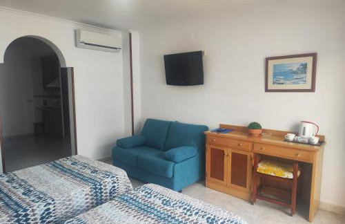 Apartamentos Leonor Carihuela - Photo 26