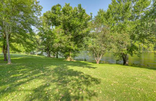 Riverfront Home with Porches and Views in Cotter! - Foto 27
