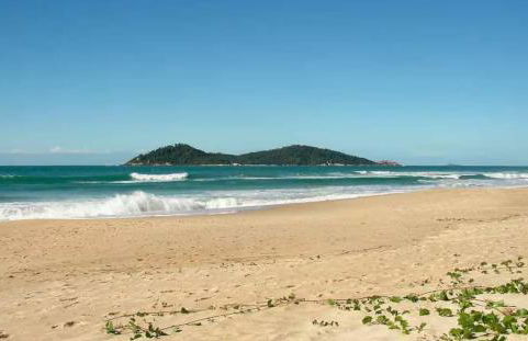 Apartamento em Condomínio Clube frente à praia do Campeche - Foto 45