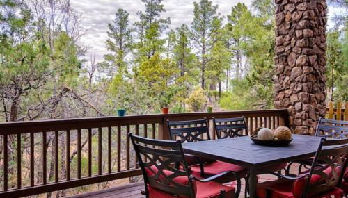 Torreon Family Cabin, Large Decks & Open Floorplan - Photo 5