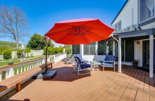 Lake Carmel Access Waterfront Home with Deck! - Foto 30