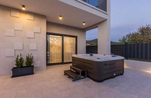 Luxury Villa Diana with heated pool and jacuzzi - Foto 71