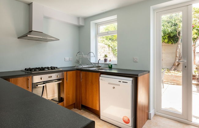 2 b&b 40 Percent off Weekly Half Price Monthly - Photo 5