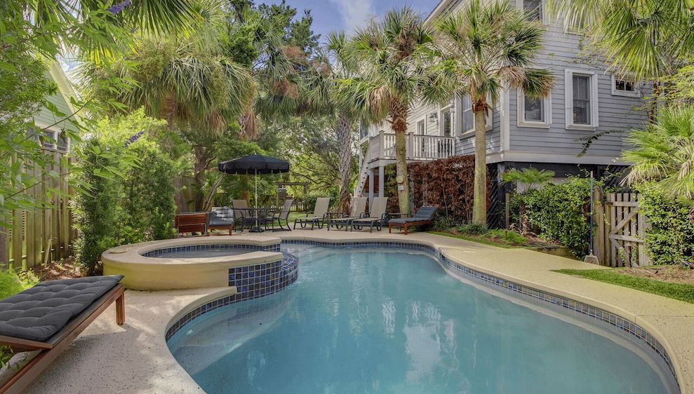 2701 Palm Boulevard by Avantstay Steps to the Beach, Ping Pong, Putting Green - Foto 1, Imagen principal