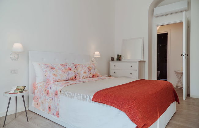 Charming Milanese Apartments - Photo 7