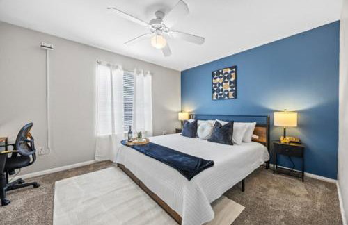 2BR Modern Hideaway near Downtown, Gated, Pool - Foto 24