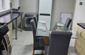 Amazing 3 Bedroom Entire House - Foto 2