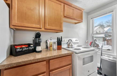 Little Italy Group Stay 4 TV's Pet Friendly - Foto 30