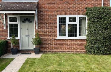 Beautiful Modern Cottage in Beaconsfield 3 bed - Foto 2