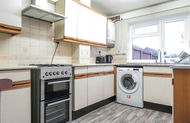 Tudors eSuites Four Bedroom House - Foto 9