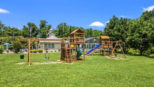 Smoky Mountain View Condo- Hot Tub, Indoor Pool, Walking Path, Playground - Foto 5