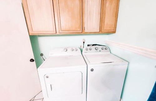 Theater Room Pet Friendly Near AF Academy Peaceful - Foto 28