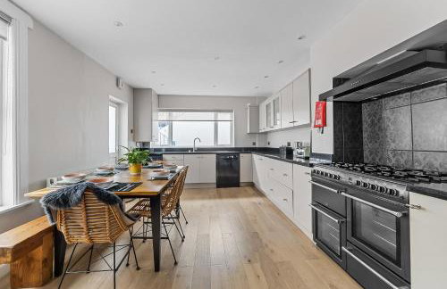 Sleeps 7 Large 4 Bed Town House for Contractors & Families & Friends in Great Central Location - Foto 28