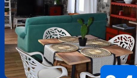 La Antigua Cuadra es un alojamiento de piedra y altos techos de madera con mucho encanto, jardín privado con barbacoa y acceso al río Asón - Foto 3