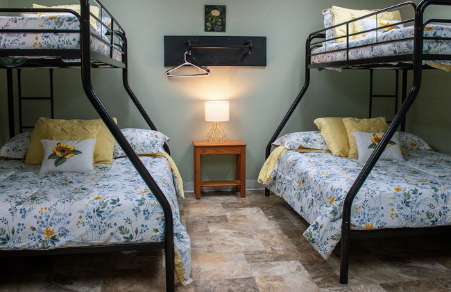 Huge Manor w Indoor Hot Tub and Pool Table - Foto 13