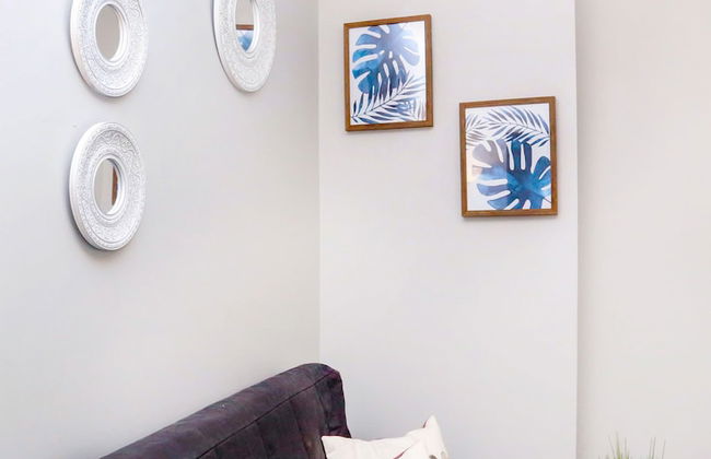 Family Home-Metrotown by Elevate Rooms - Photo 18