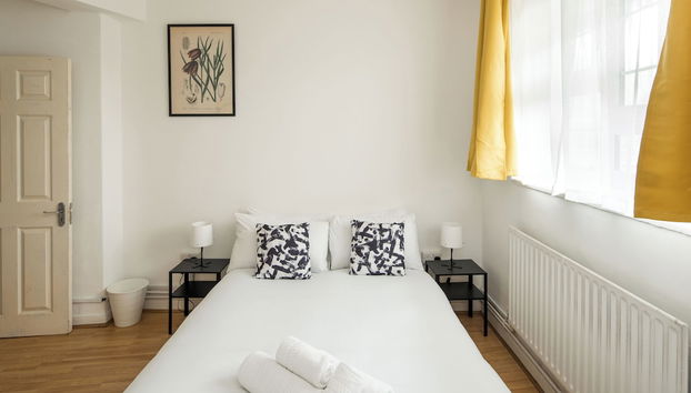 Stylish 2BD Flat with Balcony Near Stepney Green - Foto 2, Habitación