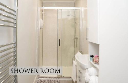 Modern City Centre Apartment in Central Hub - Foto 21