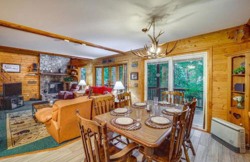 Senic Views, Game Room! Family Cabin in Deep Gap - Foto 9