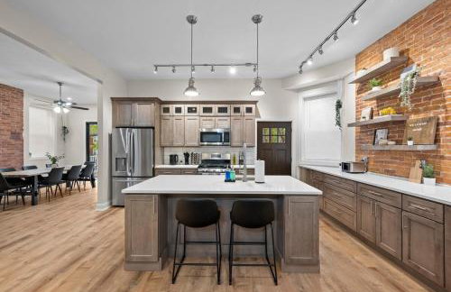 Games,BBQ, Netflix plus FREE Parking Near Bakery Square - Foto 1