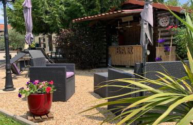 Petit Luxe - Photo 6