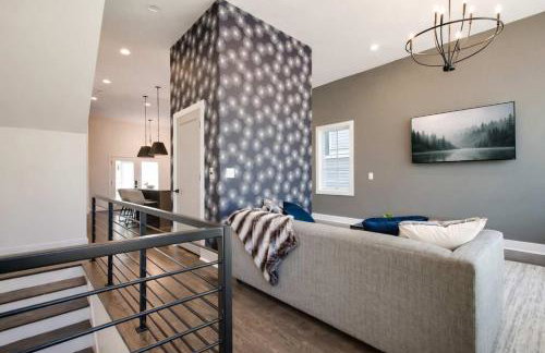 West End Escape - New Build with Rooftop Views - Photo 2