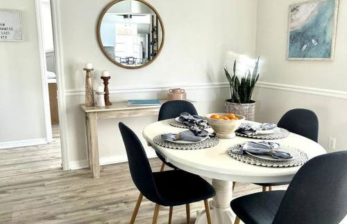 Beautiful Spacious Home! Close to Beaches - HEATED Private Pool - Foto 22