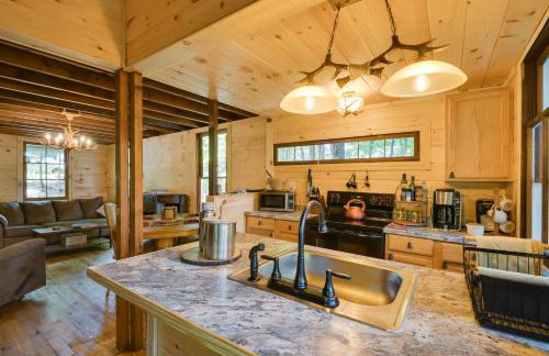 Adirondacks Cabin with Fire Pit on Otter Lake! - Foto 9