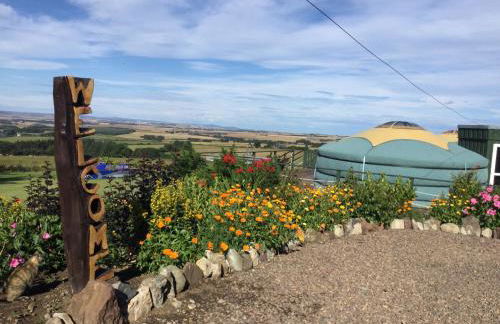 Orange Yurt With Hot Tub- Sleeps 3, Parking & Pets - Foto 14