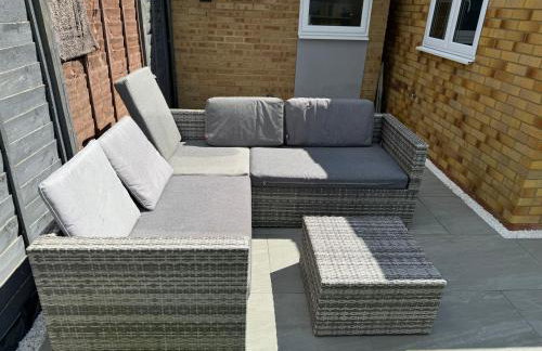 Cosy 4 bedroom holiday let Stevenage 22mins from London on the train - Foto 10