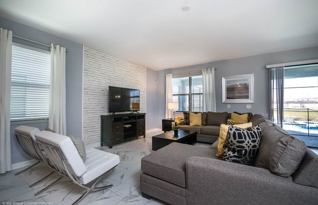 8 BR Villa With Games Room - Photo 24