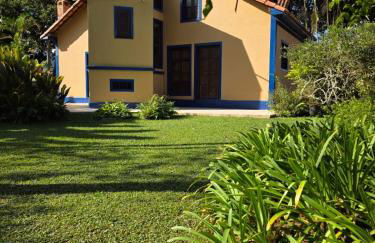 Casa chalet, Centro, vaga 2 carros, alto padrão - Foto 3