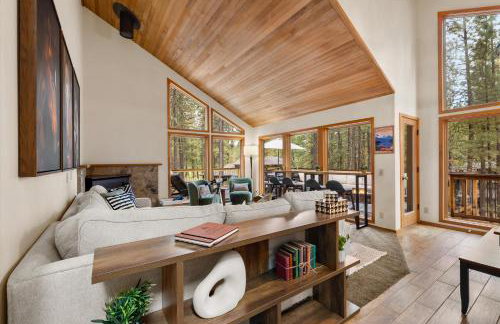 Treehouse Cabin Hot Tub Sauna Game Room - Foto 13