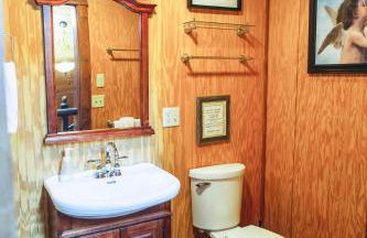 Charming Log Cabin Rental for a Group Getaway in Shenandoah, Virginia - Photo 3